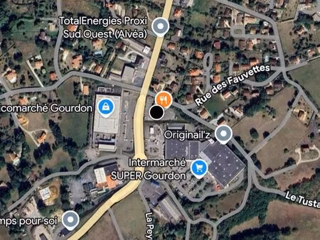 local commercial 200m2 zone commerciale