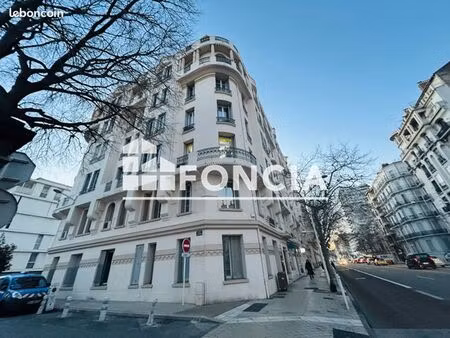 local commercial 84 m²