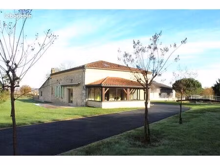 superbe propriete equestre de 7 hectares dans le lot et garonne