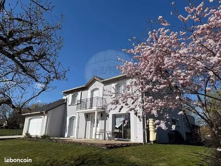 maison 7 pièces 220 m²