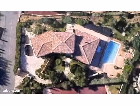 villa 8 pièces 220 m2