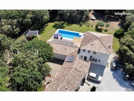 propriété de deux maisons rénovées et climatisées