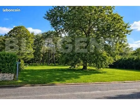 terrain 1 390 m² braye sous faye