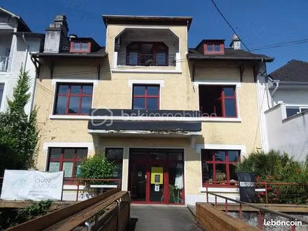 immeuble 16 pièces 300 m²