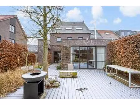 appartement spacieux au rez-de-chaussée avec beau jardin !