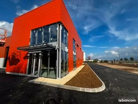 local bureaux 2 516 m²