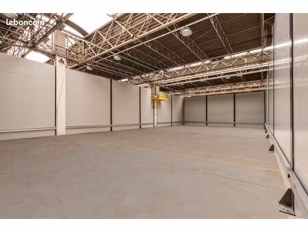 entrepôt / local / atelier / stockage 480m2