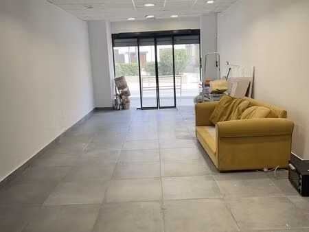 local 58 m² saint-zacharie