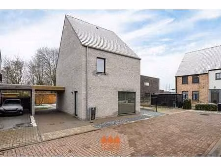 moderne woning met zonnige tuin in rustige verkaveling - ...