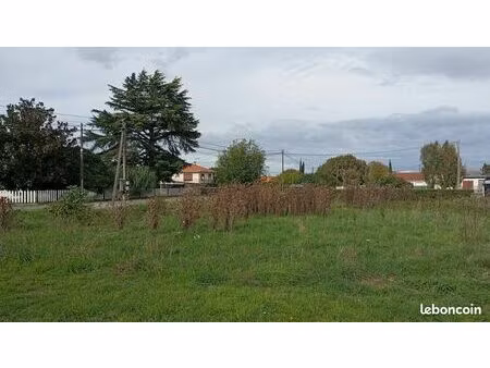 terrain 576 m² andrest