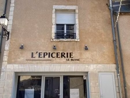 immeuble 108 m² le blanc