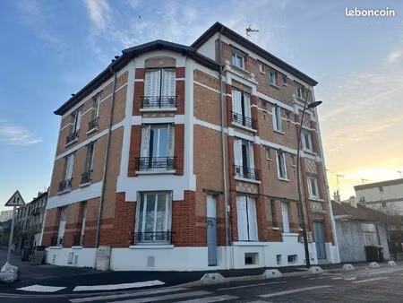 immeuble 13 pièces 285 m²