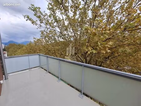 appartement 3 pièces 63 m²