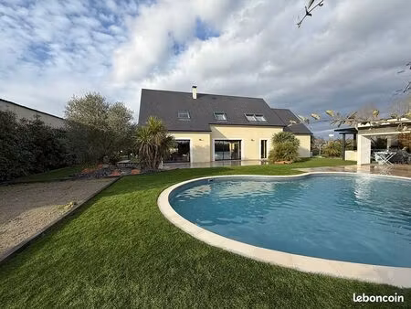 propriété 6 pièces 210 m²