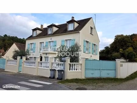 maison 12 pièces 275 m²