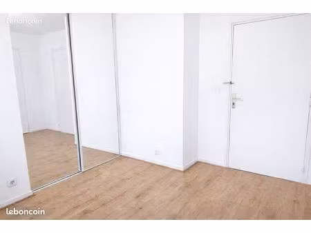 studio avec terrasse  refait à neuf