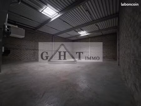 local bureaux 624 m²