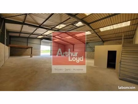 local bureaux 850 m²