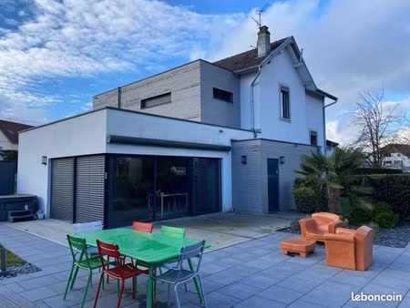 maison 6 pièces 160 m²