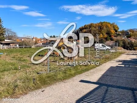 terrain 554 m² beaucroissant