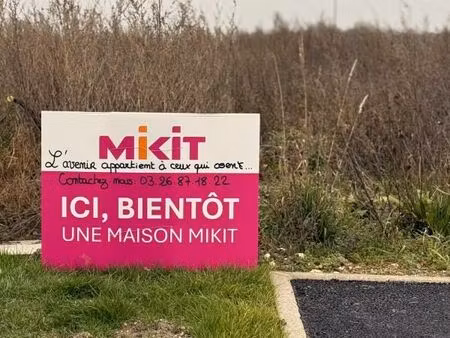 terrain 700 m² suippes