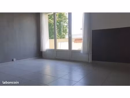 loue t3 groupe pierrot