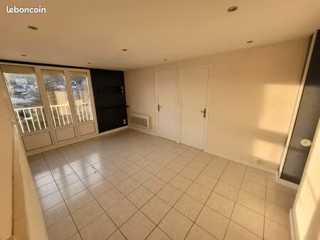 ? t3 45 m² calme – parking gratuit – 550 charges comprises