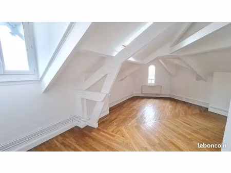 2-3 pièces entièrement refait à neuf proche rer