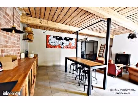 part loue magnifique loft open space meublé à cuers