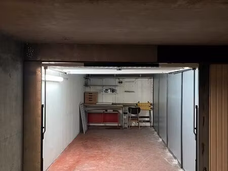 place de parking boxée zenith/cartoucherie