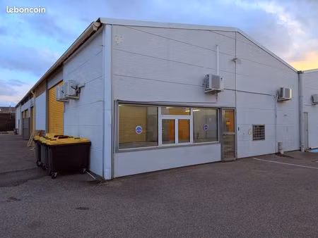 local d’activité – 180 m² + mezzanine 100 m2– za du palyvestre (hyères)