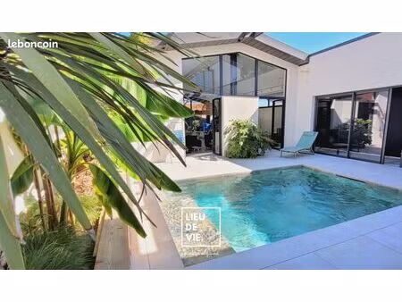 maison 7 pièces 230 m²