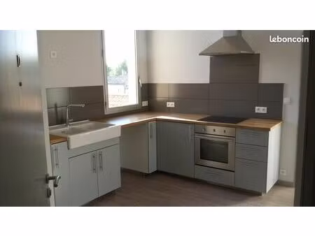 t3 équipé arles centre ville avec place de parking