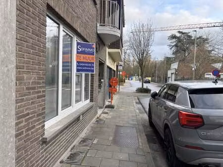 ruim appartement met tuintje