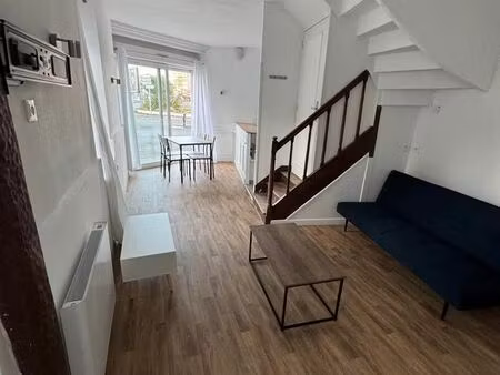 appartement t2 meublé à louer - laval centre