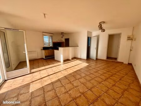 appartement t2 avec une place de parking