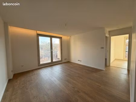 superbe 2 pièces rénové avec balcons - robertsau