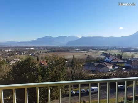 38210  tullins  appartement type t2 avec vue