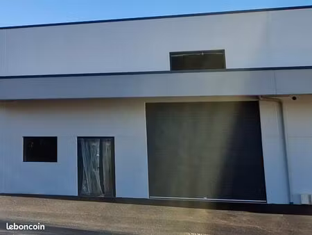 local d'activité ou entrepôt 180m²