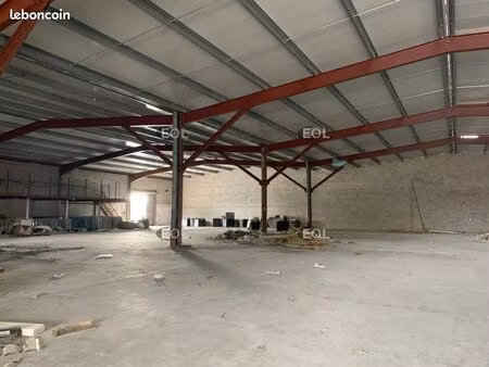 local industriel 3 237 m²