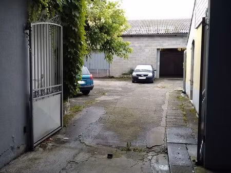 place parking dans hangar - lannemezan