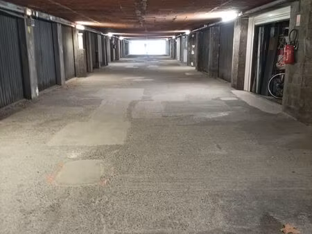 garage 17 m2 couvert et sécurisé