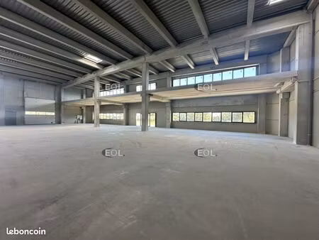local d'activité 3 432 m²
