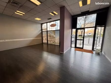 à louer – local 159 m² commercial / bureaux – marseille 13010