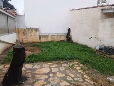 maison p3 de 70m2 avec son petit jardin terrasse cocoon proche centre ville nîmes