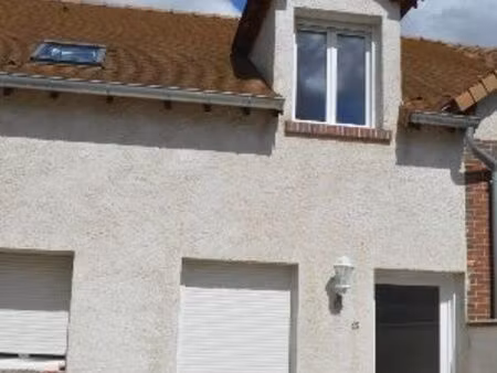 location f3 en duplex à bu 28410