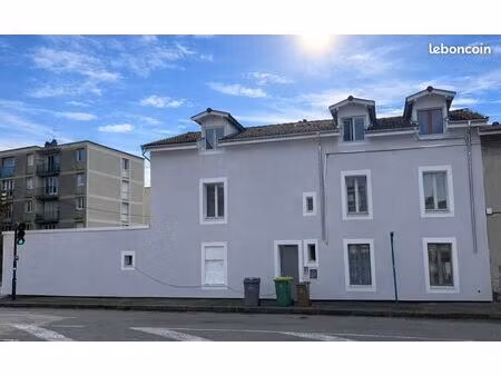 appartements 9% de renta dans immeuble qui vient d'être isolé et façade refaite