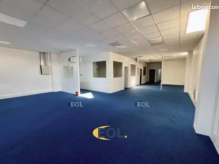bureau 2 631 m²