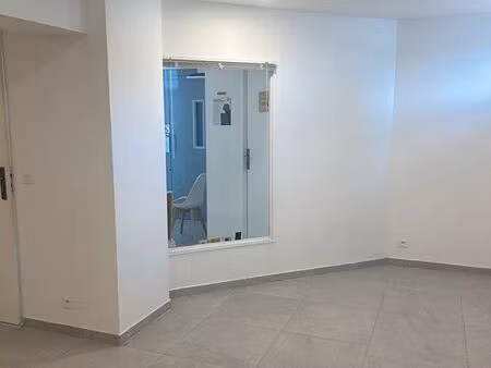 boutique 30 m² carry le rouet