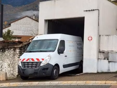 location garage entrepot à claix